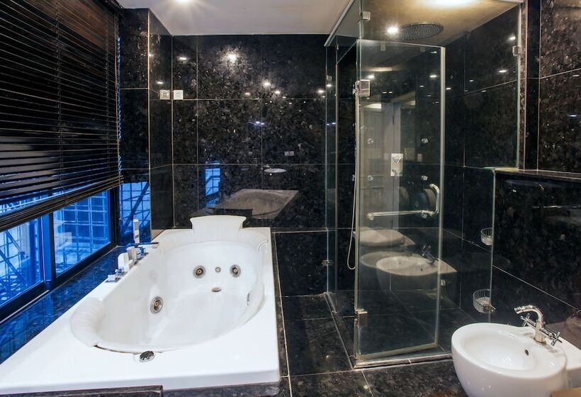 Fotos del hotel Reddoorz Hostel @ Signature Inn:  13