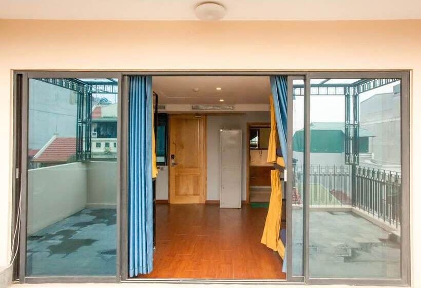 Fotos del hotel Reddoorz Hostel @ Signature Inn:  5