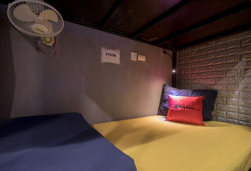 Fotos del hotel Reddoorz Hostel @ Signature Inn:  18