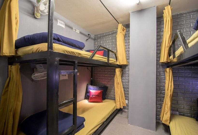 Fotos del hotel Reddoorz Hostel @ Signature Inn:  10