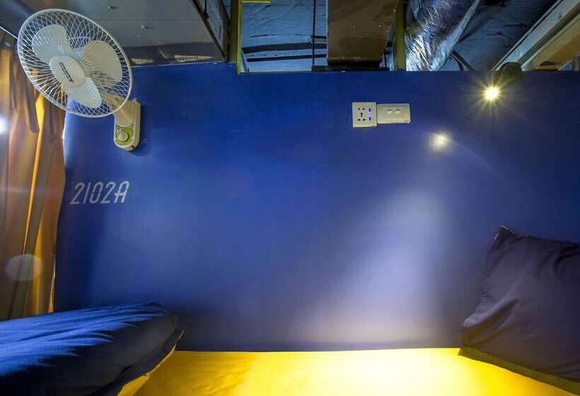 Fotos del hotel Reddoorz Hostel @ Signature Inn:  4