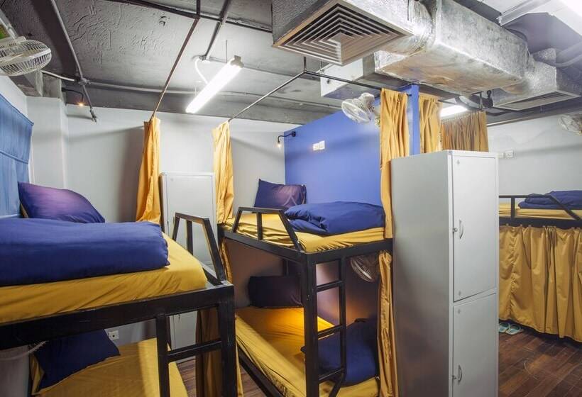 Fotos del hotel Reddoorz Hostel @ Signature Inn:  14