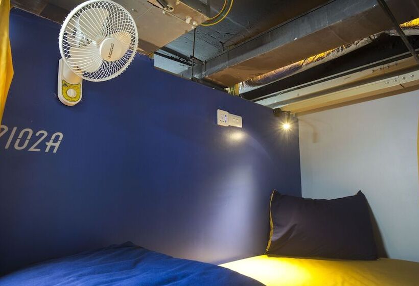 Fotos del hotel Reddoorz Hostel @ Signature Inn:  16