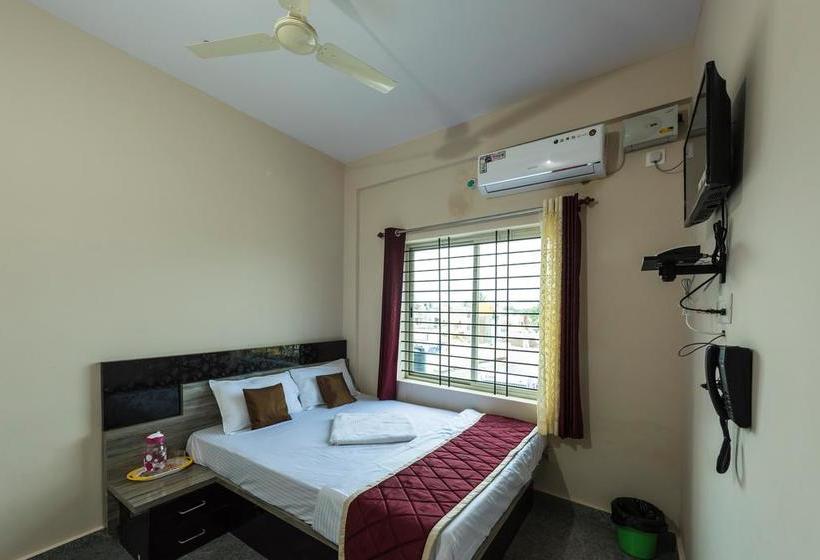 Fotos del hotel Oyo 9544 Hotel Crown Residency:  2