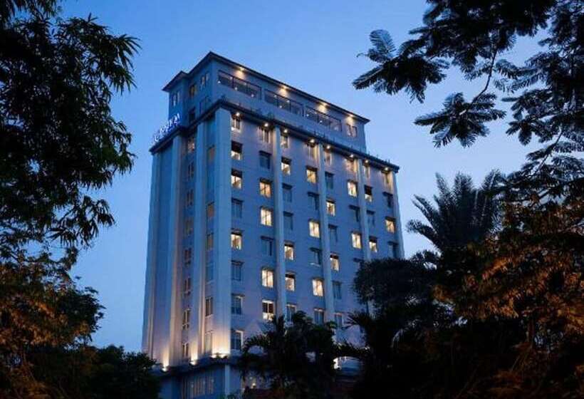 Batiqa Hotel Darmo – Surabaya