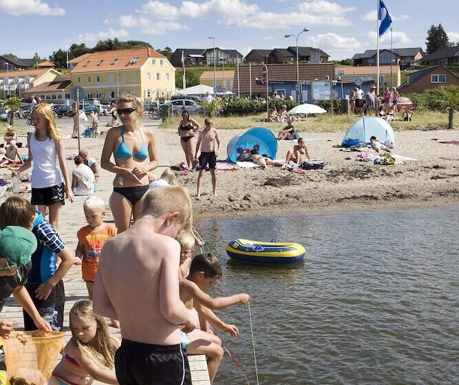 Fotos del hotel Hvalpsund Færgekro:  8