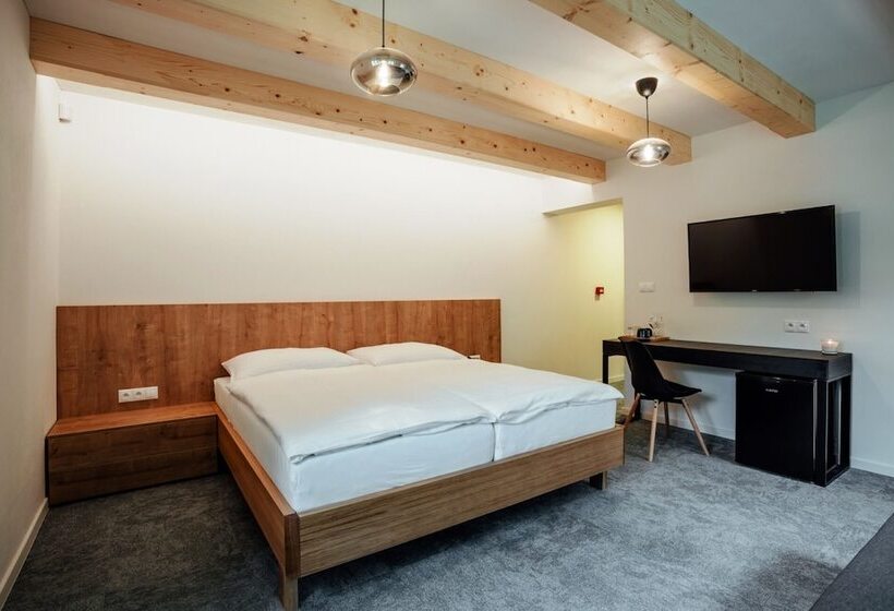 Resla Residence I, Ii