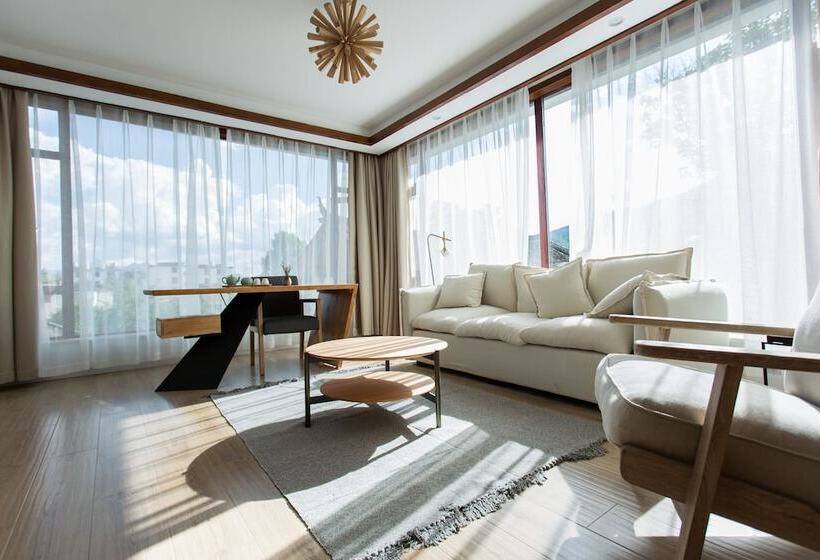 Wangshan Travelling With