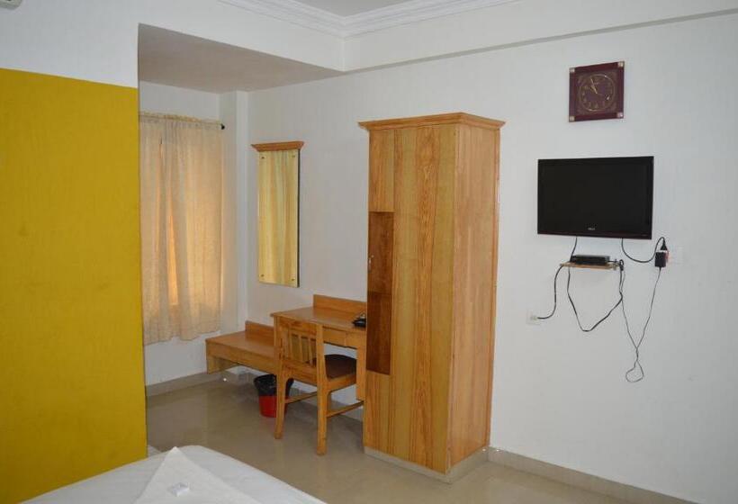 Fotos del hotel A V Residency:  18