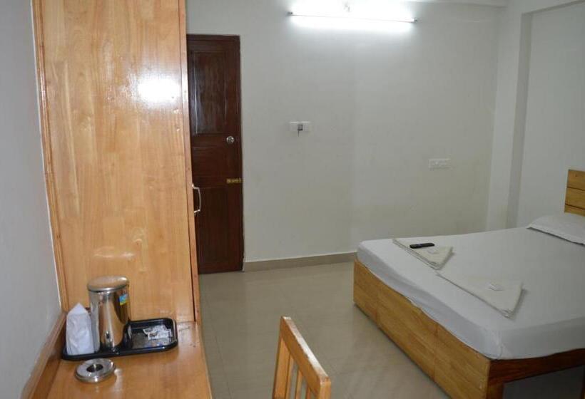 Fotos del hotel A V Residency:  12