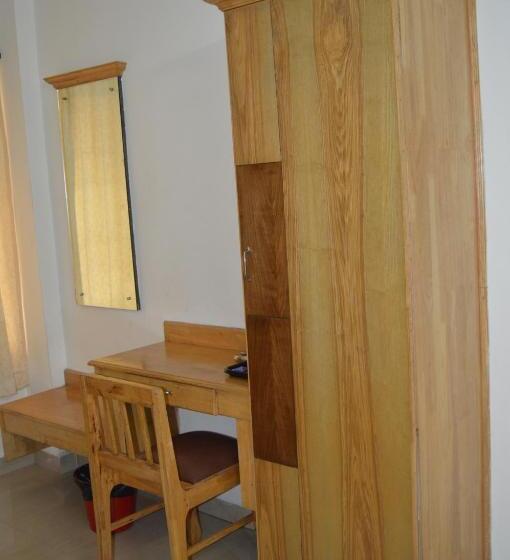 Fotos del hotel A V Residency:  24