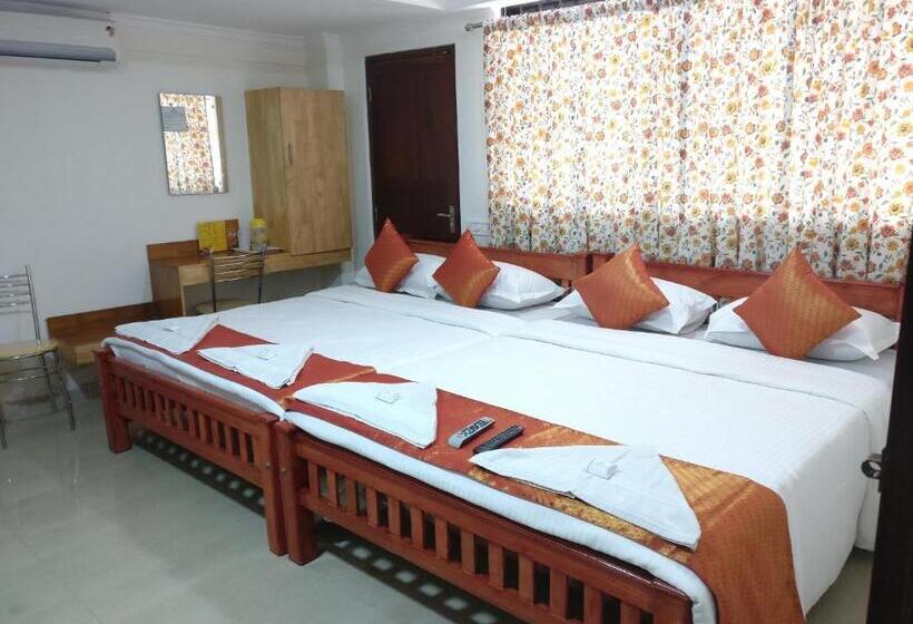 Fotos del hotel A V Residency:  13