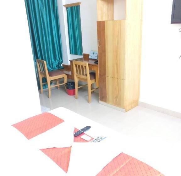 Fotos del hotel A V Residency:  25