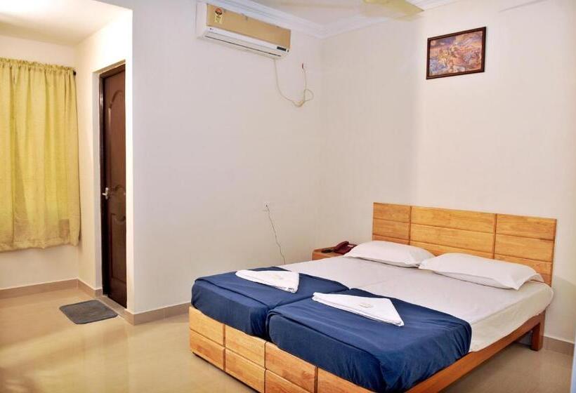 Fotos del hotel A V Residency:  5