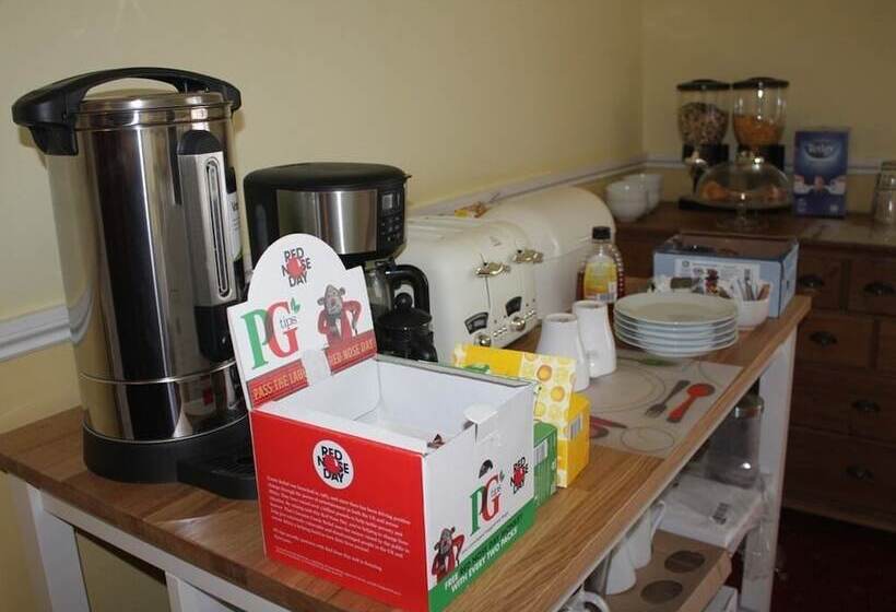 Fotos del hotel Airdenair Guest House:  4