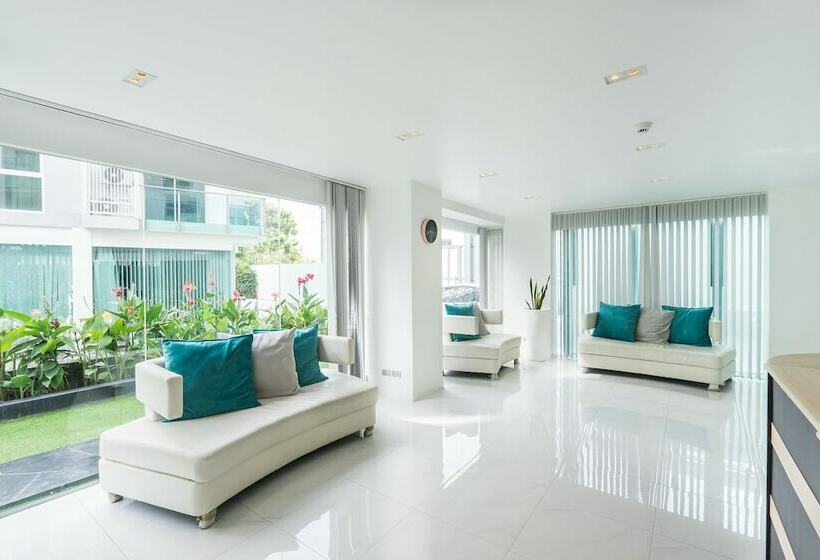 Fotos del hotel Ccr Managed By Aha Smartstay:  2