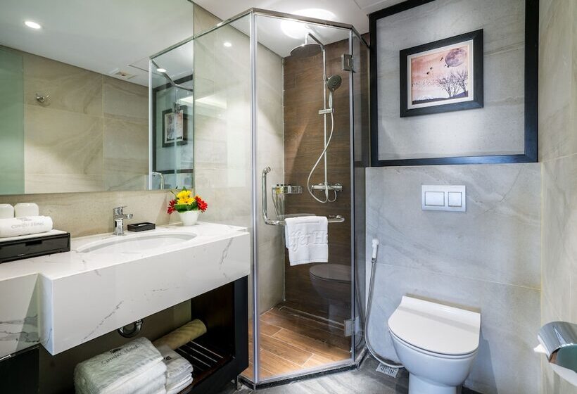 Fotos del hotel Conifer Grand:  4