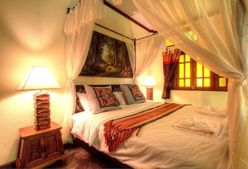 Baankeaw Huenkwan Boutique