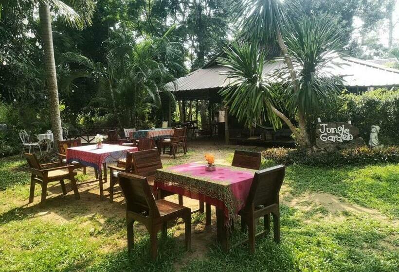 Fotos del hotel Jungle Garden:  15