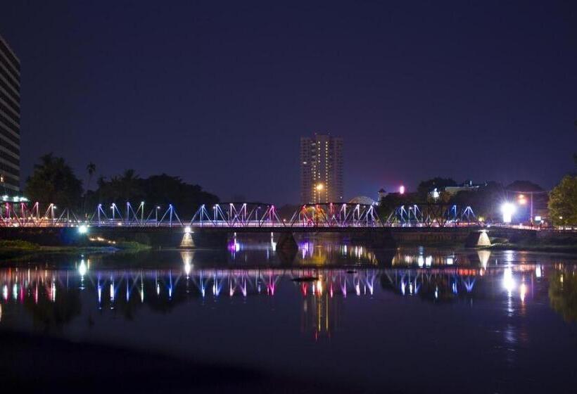 Fotos del hotel The Y House:  12