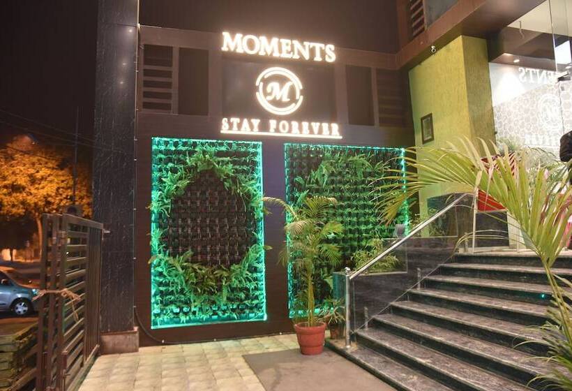 Fotos del hotel Moments:  23