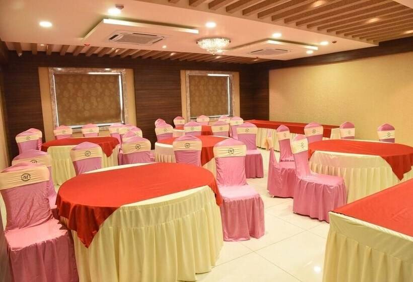 Fotos del hotel Moments:  17