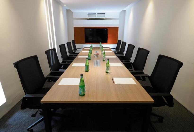 Fotos del hotel The Bale Phnom Penh Resort:  8