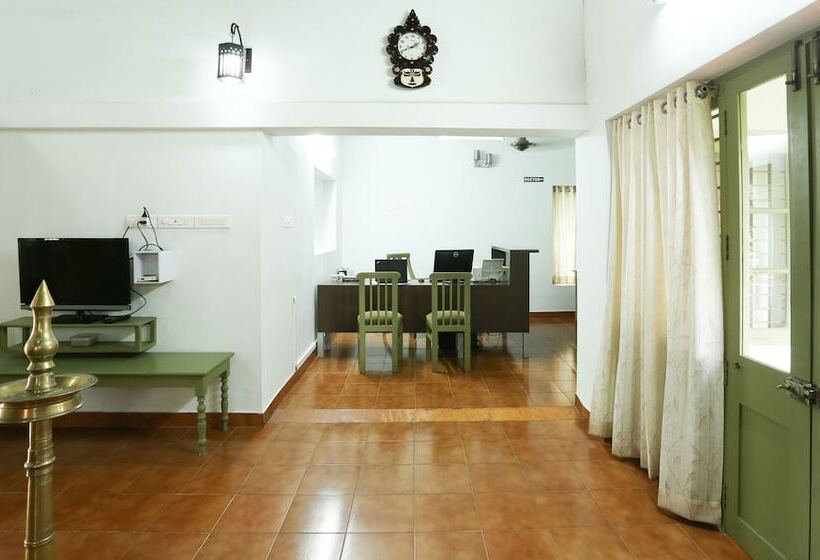 Fotos del hotel Treebo Hill Gardens:  21