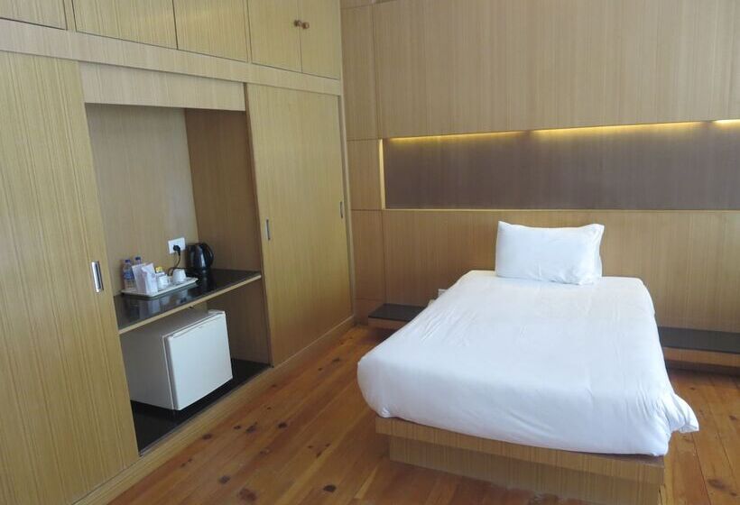 Fotos del hotel Udumwara Resort:  2