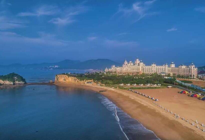 Hilton Dalian Golden Pebble Beach Resort