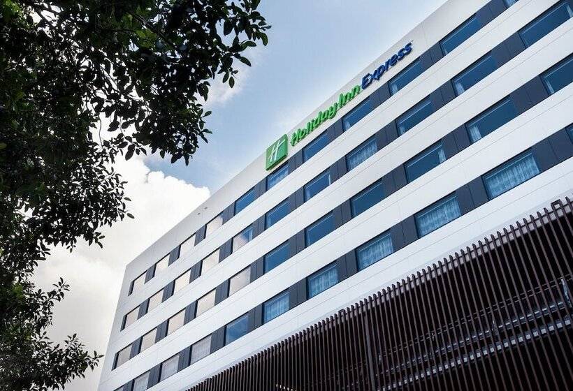 Holiday Inn Express Newcastle, An Ihg