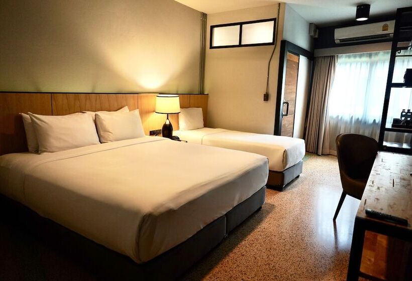 Fotos del hotel W22 By Burasari:  6