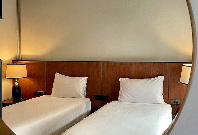 Fotos del hotel W22 By Burasari:  13