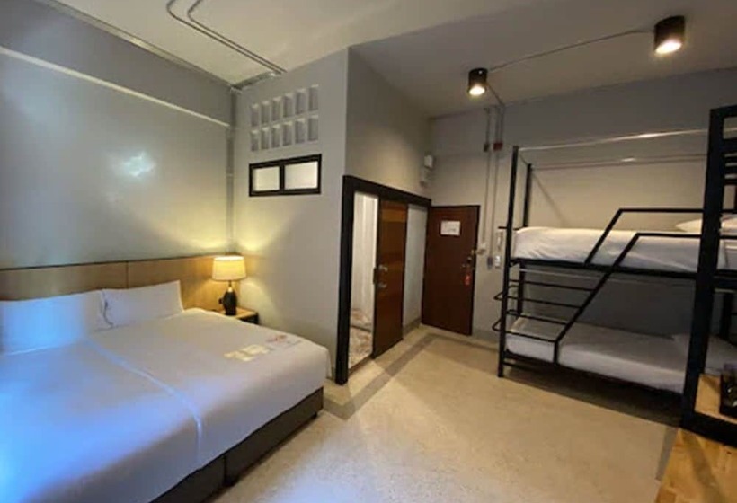 Fotos del hotel W22 By Burasari:  3