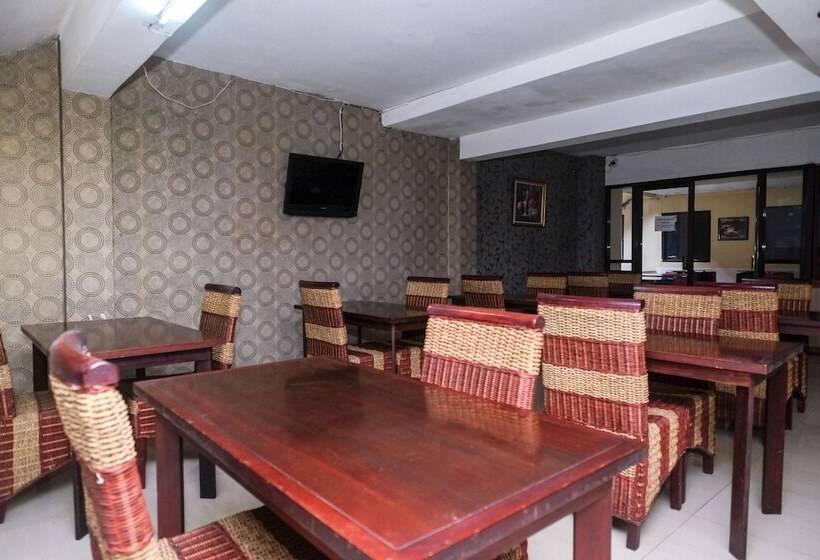 Fotos del hotel Reddoorz Plus @ Grand Populer:  5