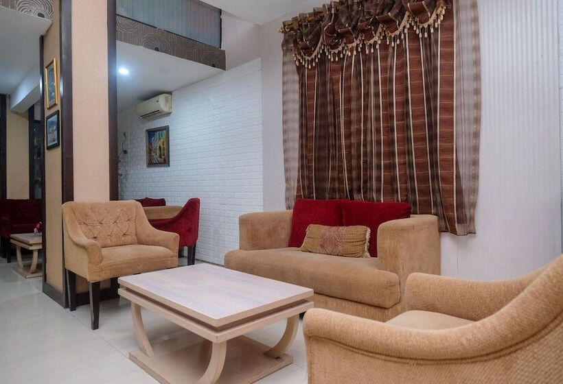 Fotos del hotel Reddoorz Plus @ Grand Populer:  4