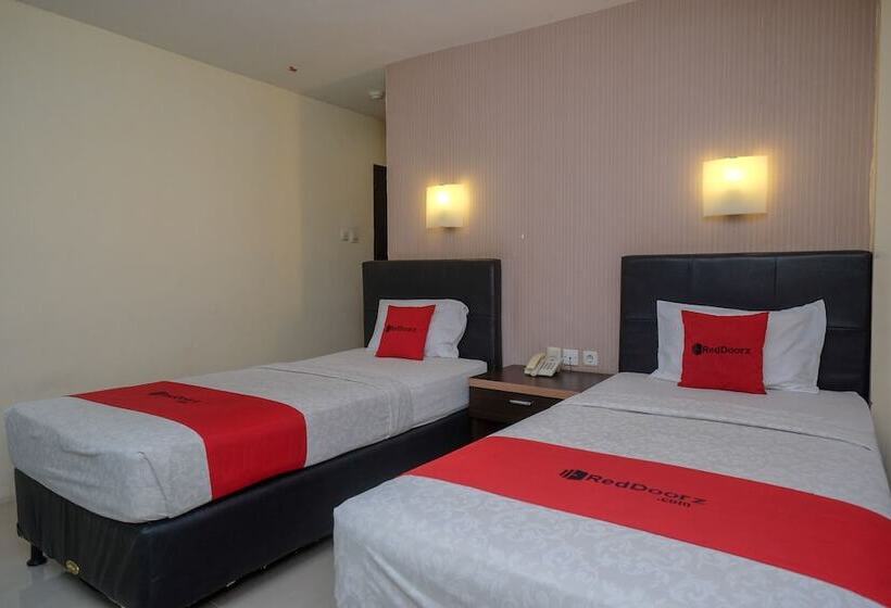 Fotos del hotel Reddoorz Plus @ Grand Populer:  13