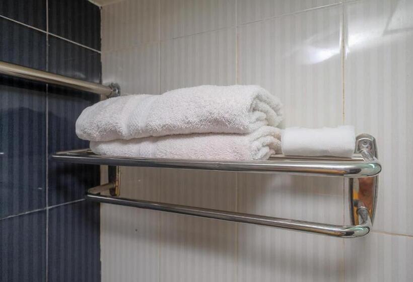 Fotos del hotel Reddoorz Plus @ Grand Populer:  25