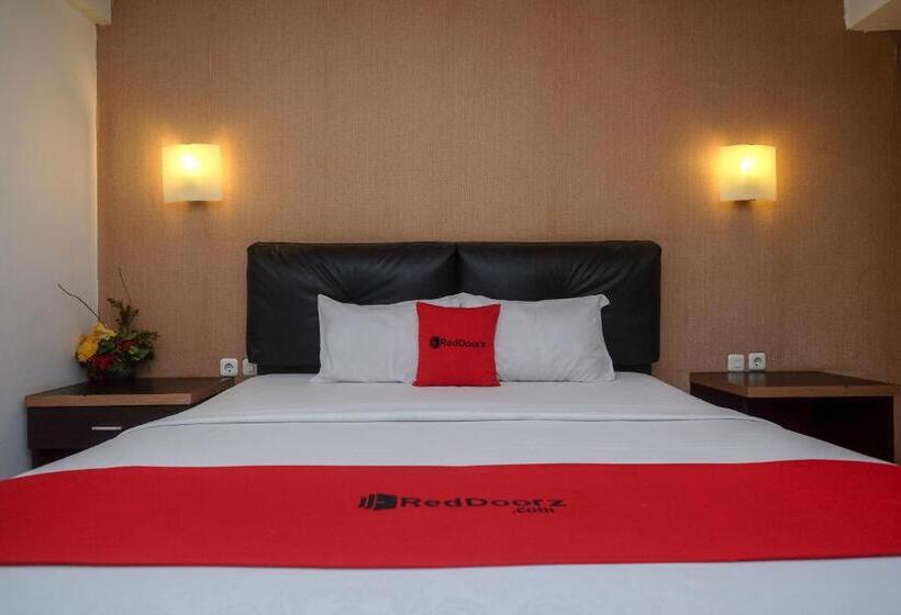 Fotos del hotel Reddoorz Plus @ Grand Populer:  24