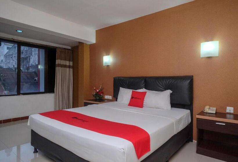 Fotos del hotel Reddoorz Plus @ Grand Populer:  12
