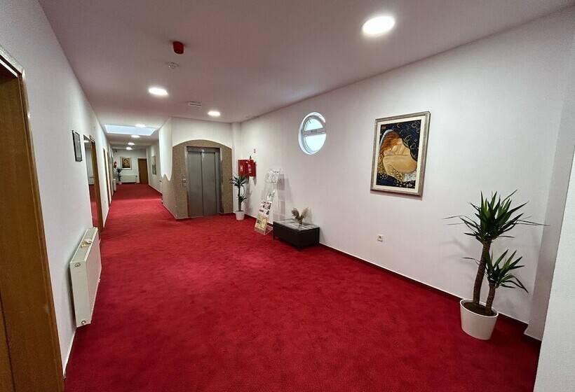 Fotos del hotel Rooms Elez:  23