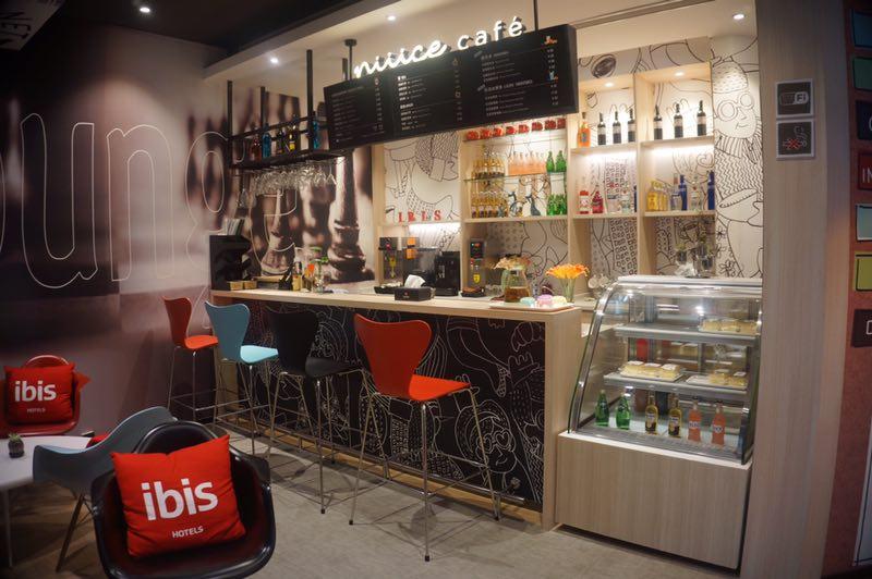 Fotos del hotel Ibis Shanghai Changshou:  24