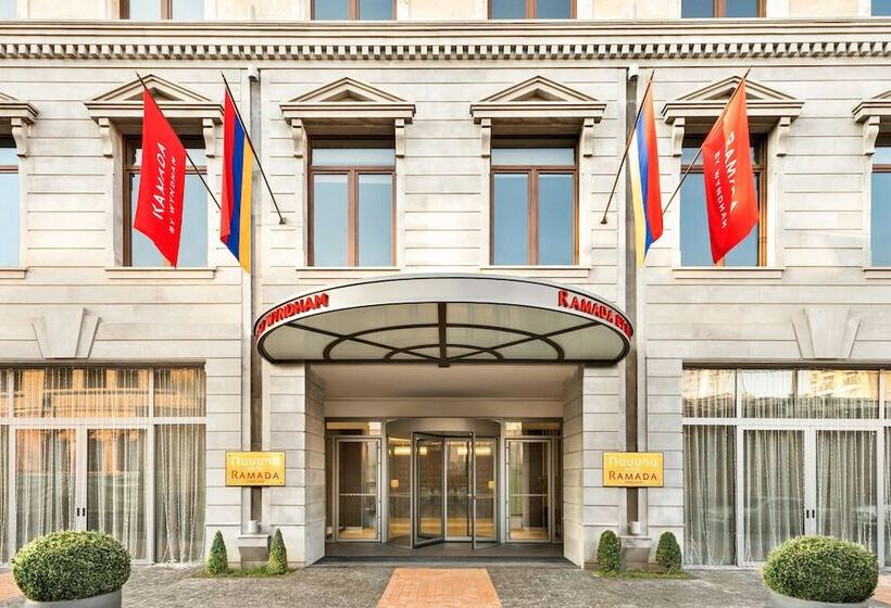 Fotos del hotel Ramada Hotel & Suites By Wyndham Yerevan:  16