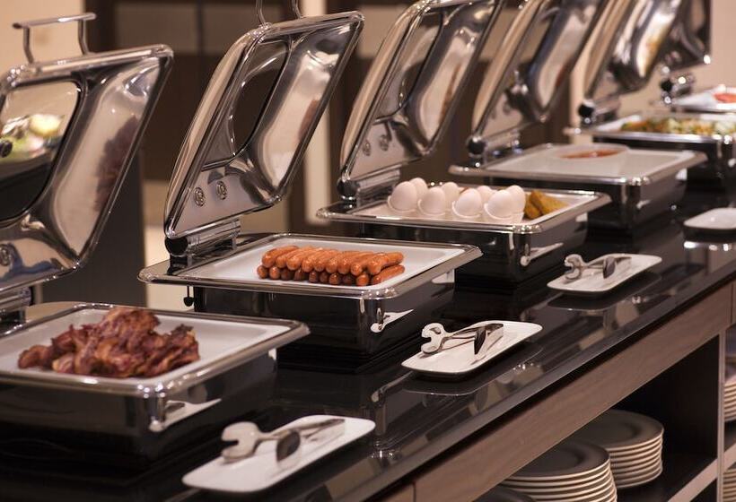 Fotos del hotel Ramada Hotel & Suites By Wyndham Yerevan:  25