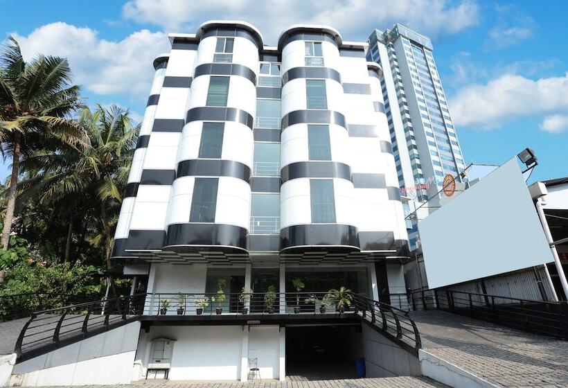 Fotos del hotel Vaccinated Staff - Capital O 10611 Hotel Malabar Illam:  11