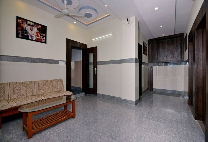 Fotos del hotel Oyo 16577 Raj Shree Guest House:  2