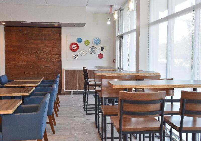 Fotos del hotel Holiday Inn Express & Suites - Orlando - Lake Nona Area, An Ihg:  7