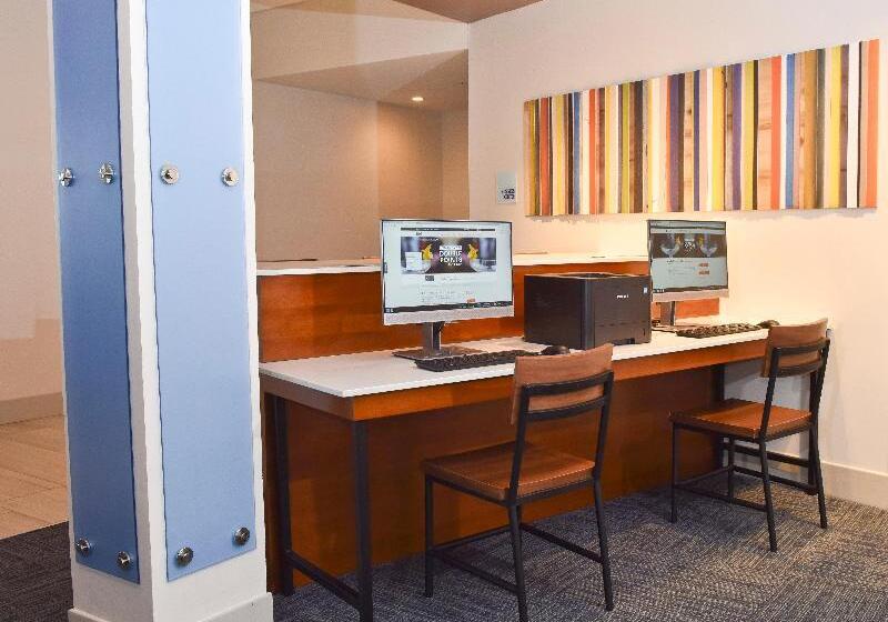 Fotos del hotel Holiday Inn Express & Suites - Orlando - Lake Nona Area, An Ihg:  15