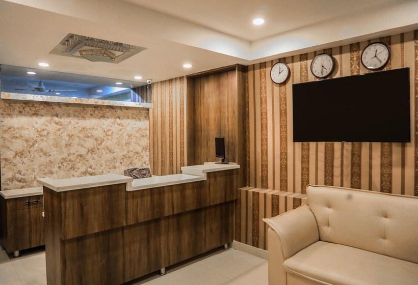 Fotos del hotel Capital O 15079 Navvada Regency:  3