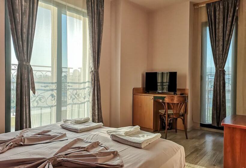 Fotos del hotel Empera:  15